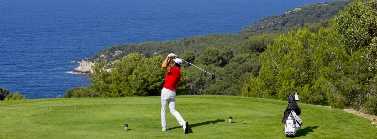 Azur Hotes Conciergerie Luxe Le Beausset PARCOURS DE GOLF